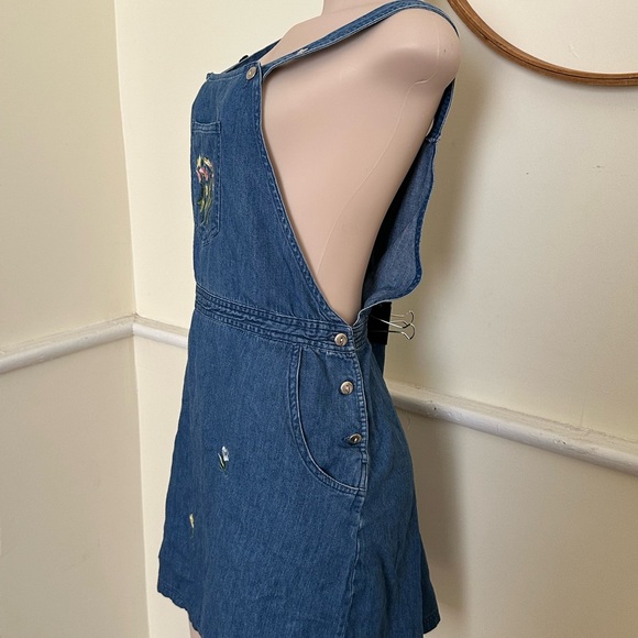Plus sized Vintage chambray overall dress - Picture 4 of 7